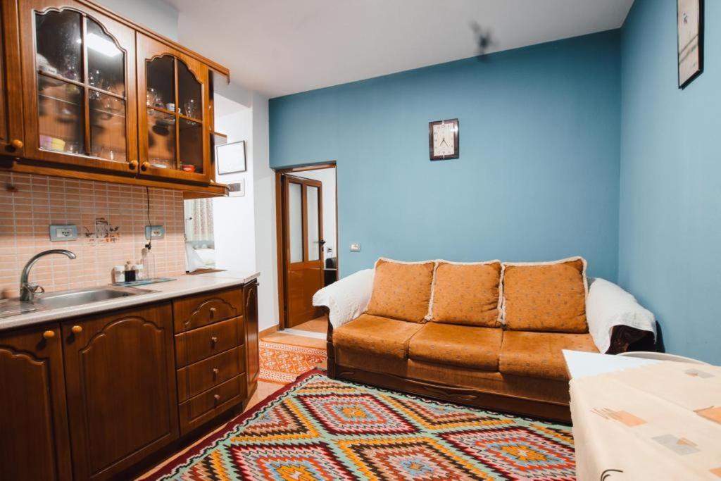 Bb Apartament Apartment จีโรคาสเตอร์ ภายนอก รูปภาพ