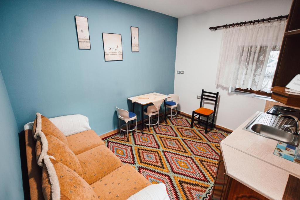 Bb Apartament Apartment จีโรคาสเตอร์ ภายนอก รูปภาพ